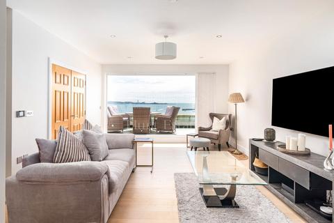 4 bedroom flat for sale, High Street Townhouse