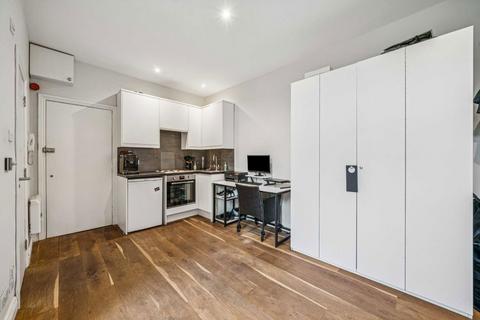 Studio to rent, Thurlow Park Road, London SE21