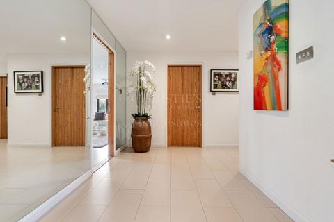 4 bedroom detached bungalow for sale, Atlanta