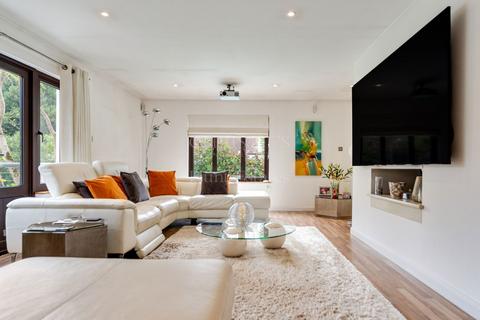 4 bedroom detached bungalow for sale, Atlanta