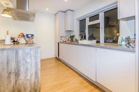 1 bedroom flat to rent, Richmond Road, Kingston Upon Thames KT2