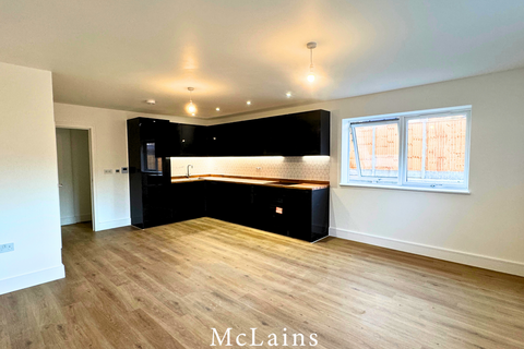 undefined, 3-Bed Flat on Seymour Ave, Luton, Bedfordshire, LU1