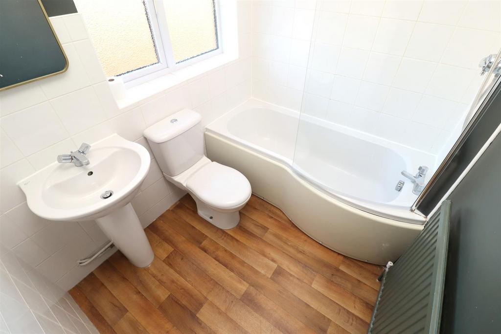 Bathroom.JPG