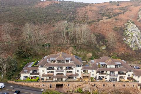 3 bedroom penthouse for sale, Flat 20 La Falaise De Fremont