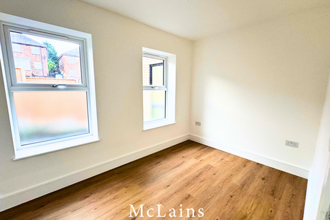 undefined, 2-Bed Flat on Seymour Ave, Luton, Bedfordshire, LU1