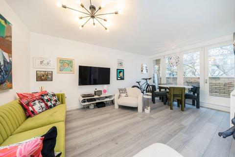 2 bedroom flat to rent, Porchester Square, London W2