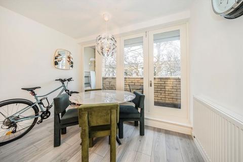 2 bedroom flat to rent, Porchester Square, London W2