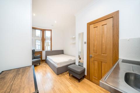 Studio to rent, Glendower Place, London SW7