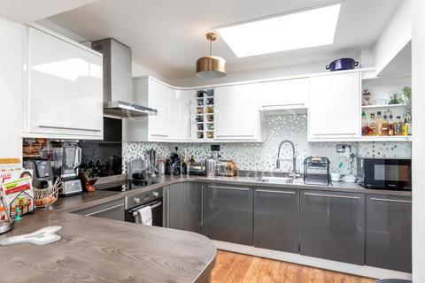 undefined, 9A Devon Avenue