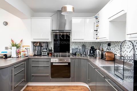 undefined, 9A Devon Avenue