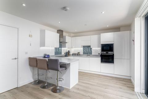 3 bedroom terraced house for sale, 27 Sandbanks