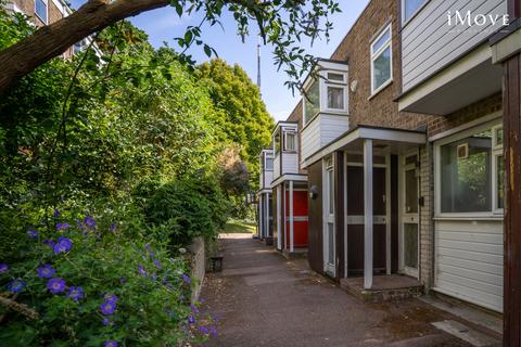 3 bedroom terraced house for sale, Giles Coppice, London SE19