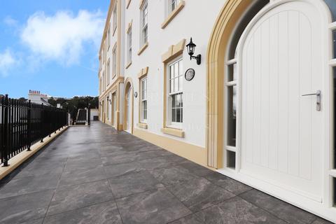2 bedroom flat for sale, Apt 2 La Tour