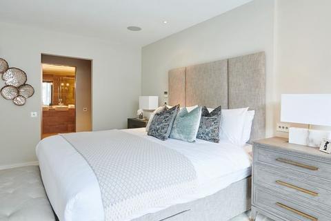 1 bedroom apartment to rent, Young Street, W8