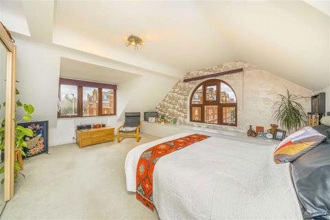 undefined, Sceptre Road, London E2