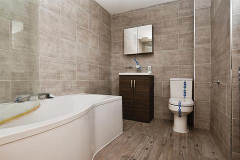 3 bedroom terraced bungalow for sale, Gleneagles Park, Hull