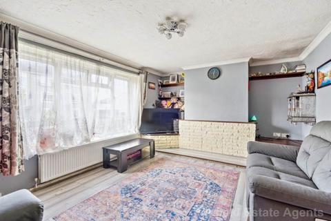 2 bedroom flat for sale, Lincoln Drive, South Oxhey