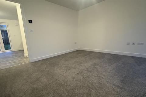 3 bedroom property to rent, Moxon Road, Coventry
