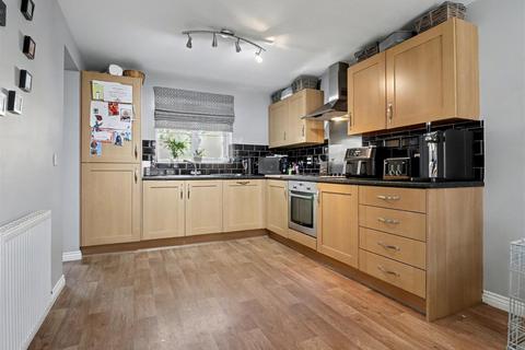 4 bedroom detached house for sale, Silvo Road, Norwich NR8