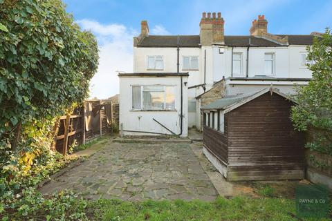 3 bedroom end of terrace house for sale, Perth Road, Ilford, IG2