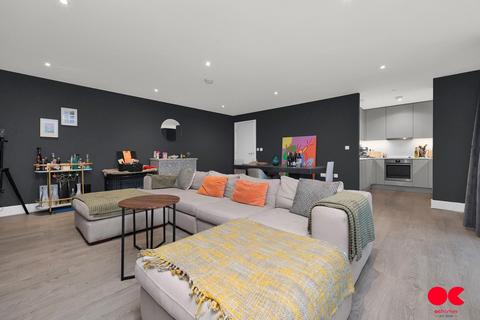 3 bedroom flat for sale, Ruckholt Road, London E10