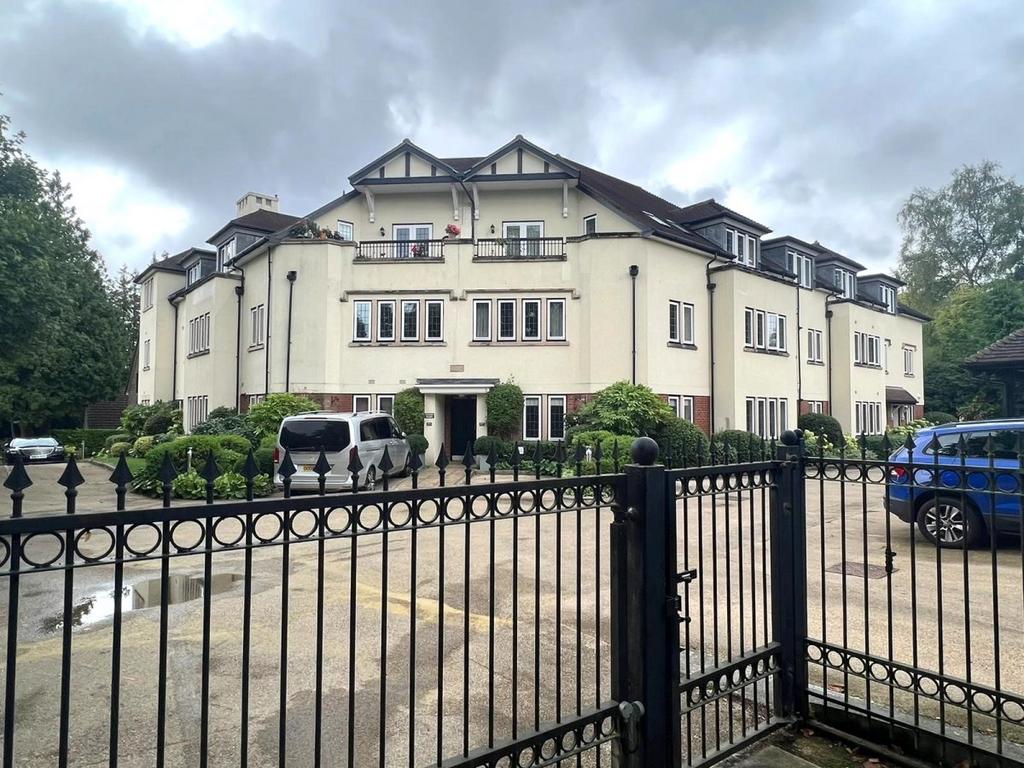 Two Bedroom Unfurnished Luxury Apartment