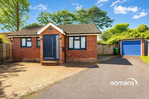 3 bedroom bungalow to rent, Bourne Avenue, Windsor, SL4