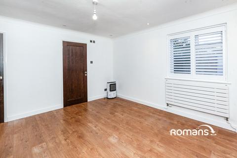 3 bedroom bungalow to rent, Bourne Avenue, Windsor, SL4