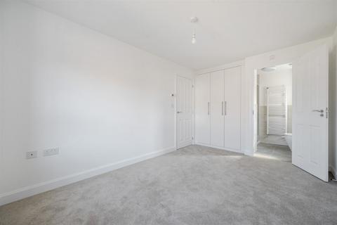 undefined, Finchampstead RG40