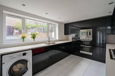 3 bedroom flat for sale, Portland Rise, Finsbury Park, London, N4