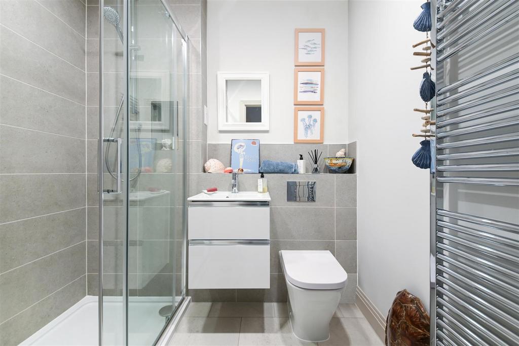 DE CLARE COURT (2).jpg