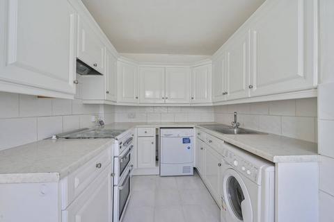 Tangley Grove, Roehampton, London, SW15