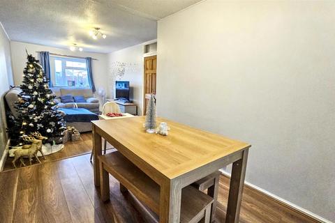 3 bedroom townhouse for sale, Knightsbridge Road, Glen Parva, Leicester