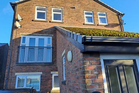 2 bedroom apartment to rent, Two Trees Lane, Denton