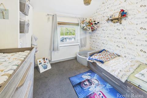 2 bedroom end of terrace house for sale, Station Road, Scarborough YO12