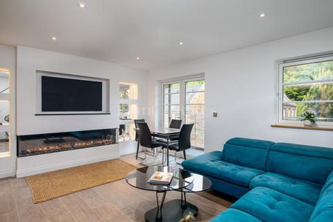 3 bedroom end of terrace house for sale, 3 Cranworth Mews