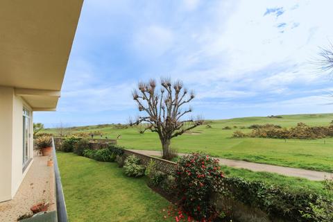 2 bedroom flat for sale, Apt 8 Links Court