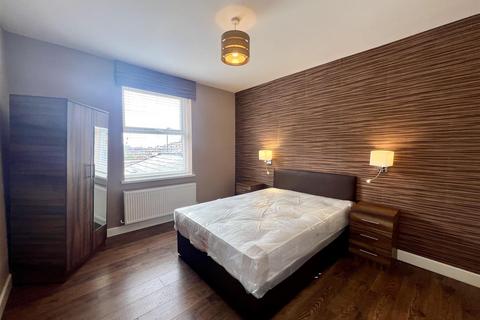 4 bedroom terraced house to rent, Chillingham Road, Newcastle Upon Tyne