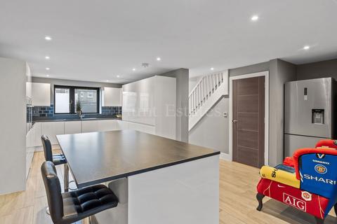 undefined, 6 Willow Grove