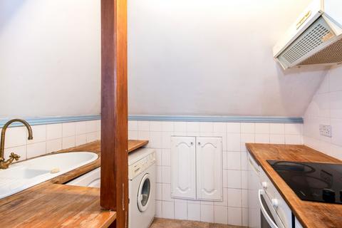 2 bedroom flat to rent, Danecourt Road, Poole, BH14