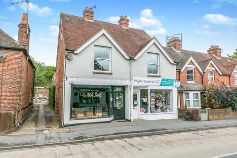 2 bedroom flat to rent, Wey Hill, Haslemere, GU27