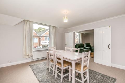 2 bedroom flat to rent, Wey Hill, Haslemere, GU27