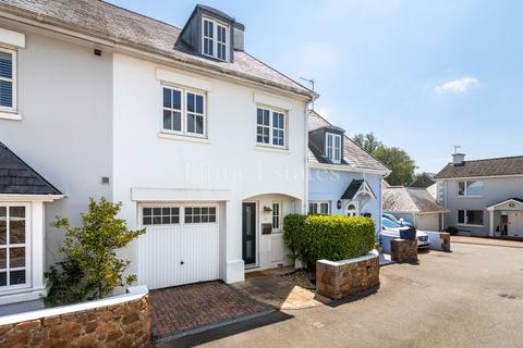 3 bedroom terraced house for sale, Maison Claire