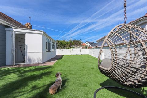 3 bedroom detached bungalow for sale, Willow Bank