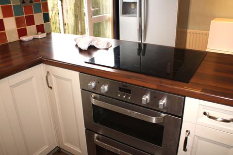 3 bedroom detached house to rent, 12 Enstone Court, Newcastle-under-Lyme ST5