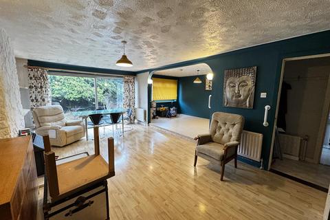 undefined, Churchill Road, Dunstable