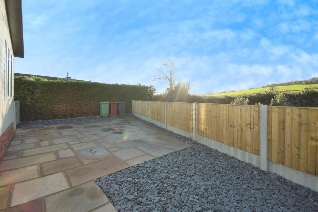 GARDEN 02.jpg