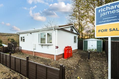 2 bedroom park home for sale, Brookmeadow, Wroughton, Wiltshire, Swindon, SN4