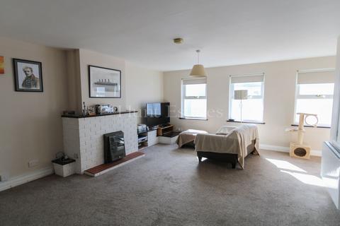 2 bedroom detached house for sale, 19 Byron Lane