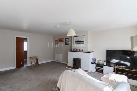 2 bedroom detached house for sale, 19 Byron Lane